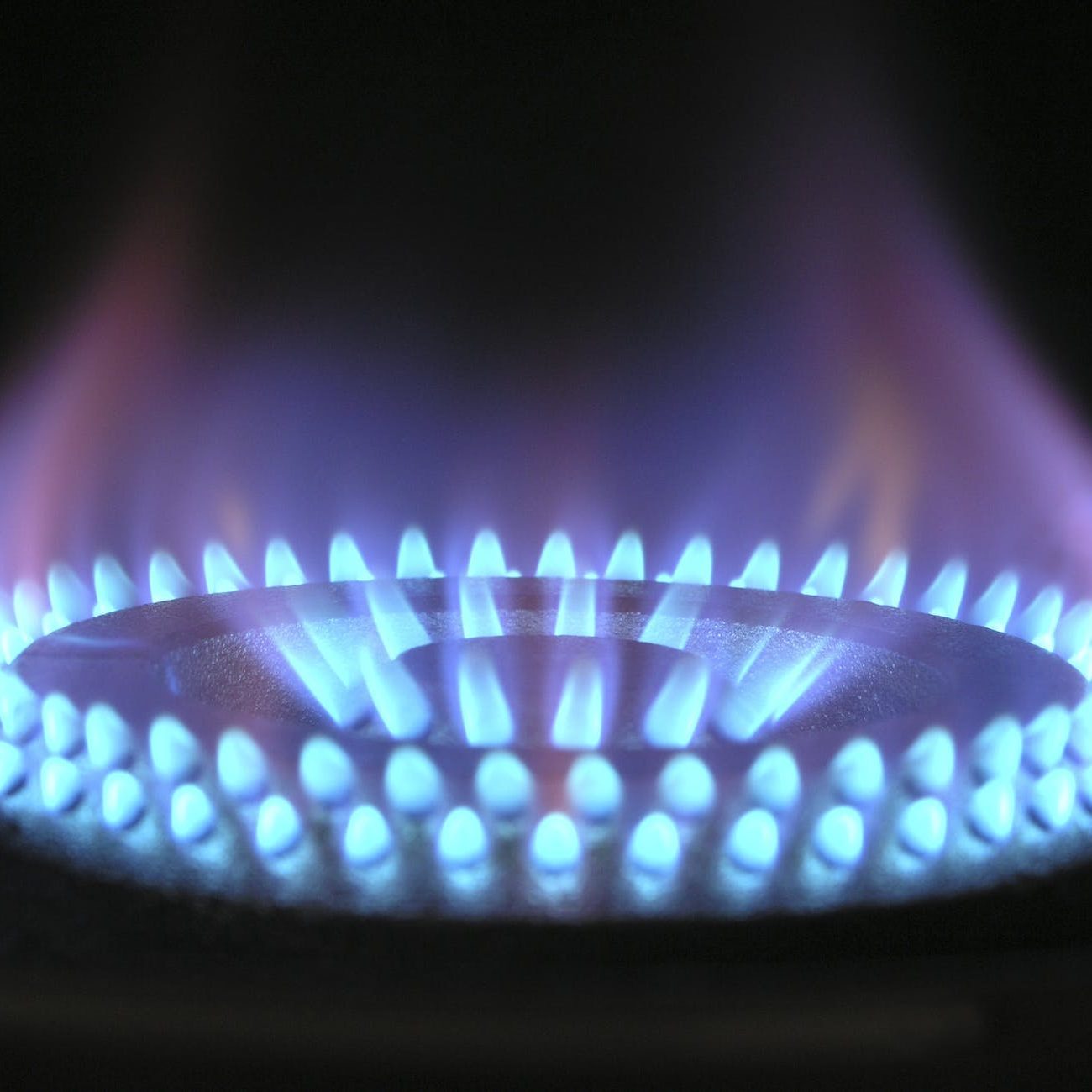 Photo by Pixabay on <a href="https://www.pexels.com/photo/burning-stove-266896/" rel="nofollow">Pexels.com</a>